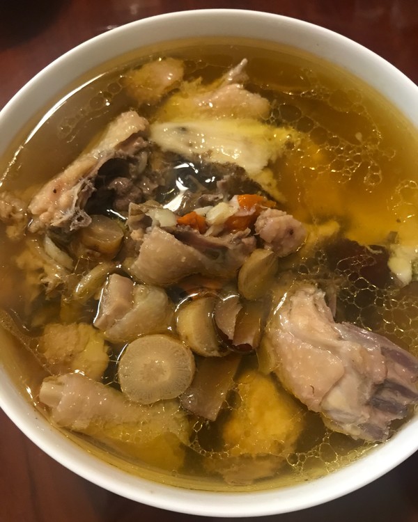 海马党参炖乌鸡