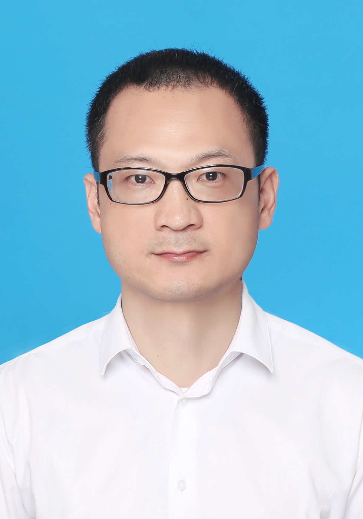 data-id="twakyxzufgug">现任浙江省瑞安市经济和信息化局党委副书记