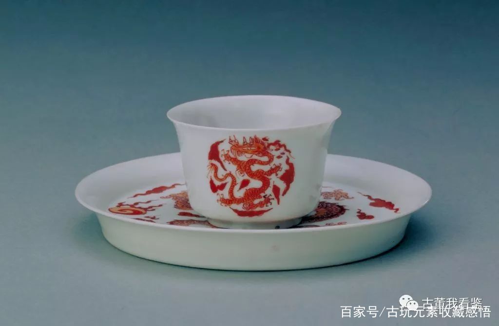 中国清代 乾隆年製款 藍釉金彩 葫蘆形賞瓶（荷花・寿