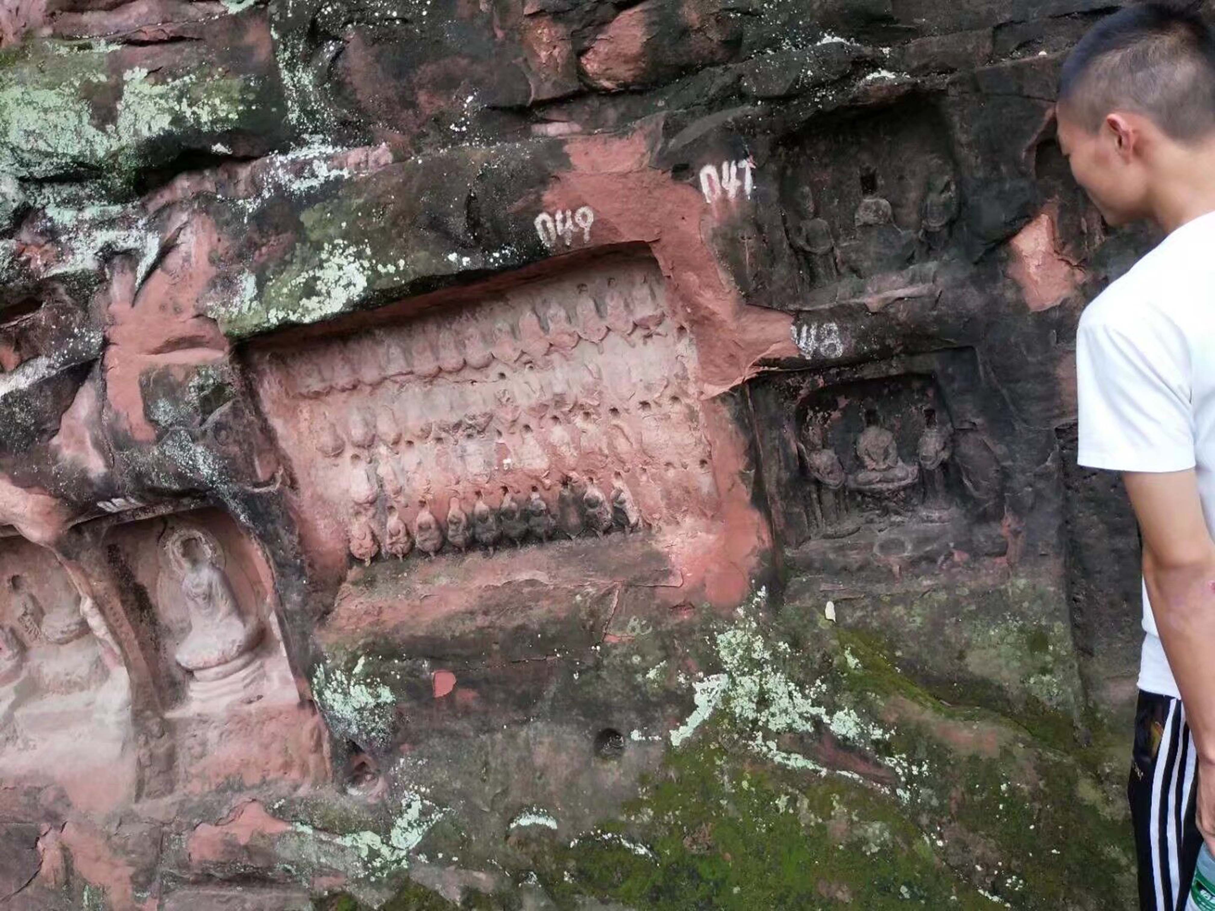  p data-id="gnwkgemrzx">千佛岩位于 a target="_blank" href="/item