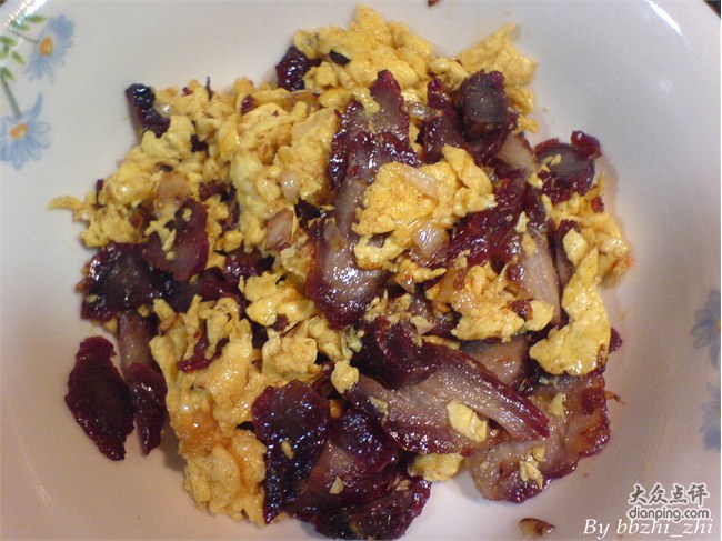  p>肉末炒鸡蛋是一道美食,由鸡蛋,带点肥的肉等原料制作而成. /p>