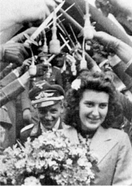 p1dgu1v">埃里希·阿尔弗雷德·哈特曼(德语:erich alfred hartmann