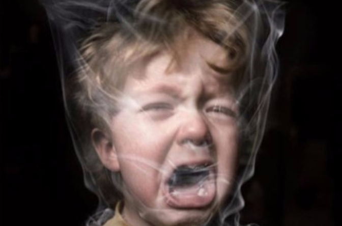 通俗的说,我你同在一个房间,虽然我抽烟,你不抽烟,但是事实上你已经吸