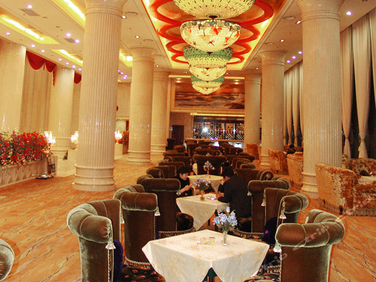 会议,健身和娱乐为一体的大型庭院式旅游涉外宾馆,位于银川市阅海公园