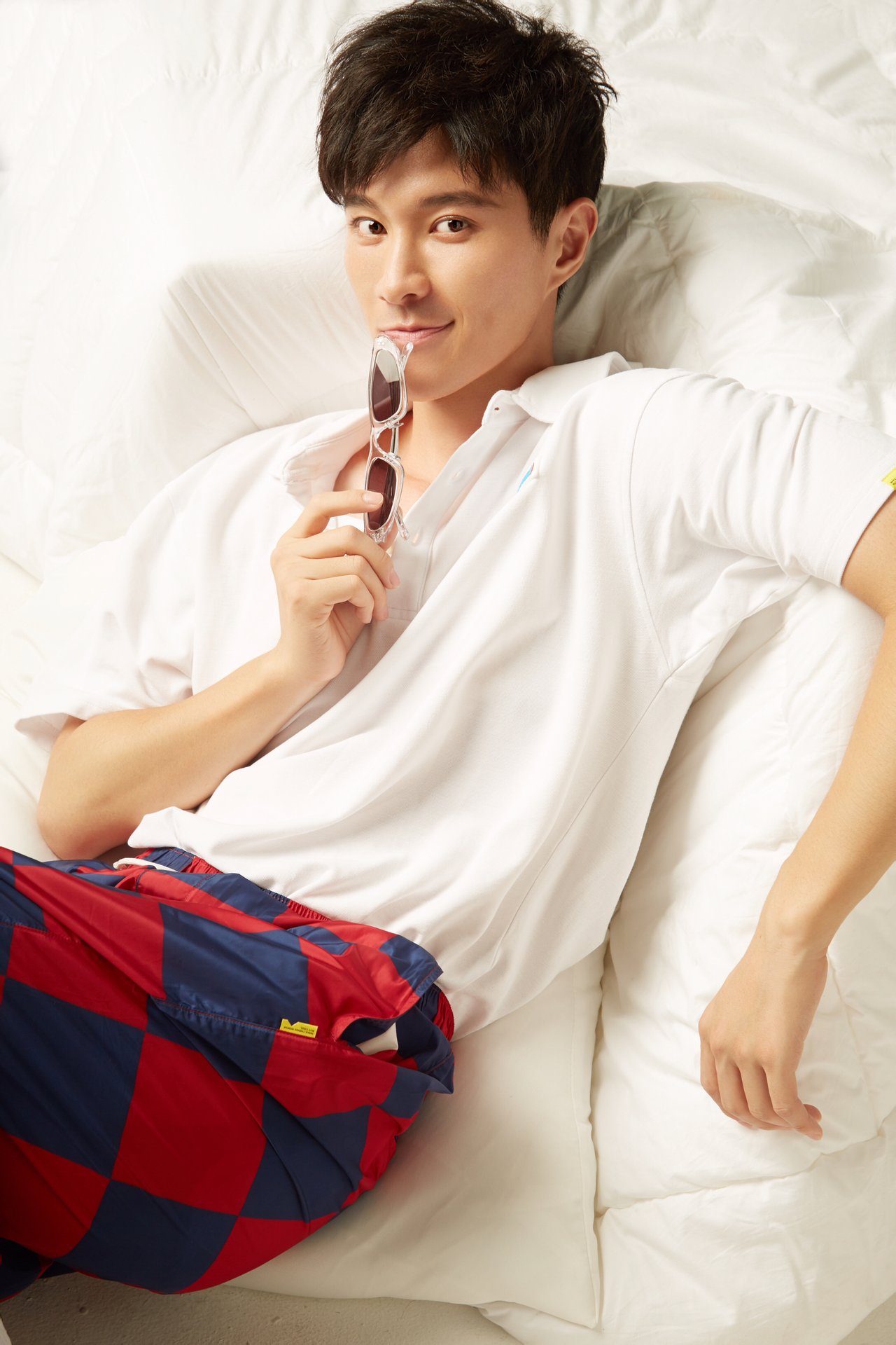  p data-id="gnzmpgcxvt">何志龙,中国内地男演员.