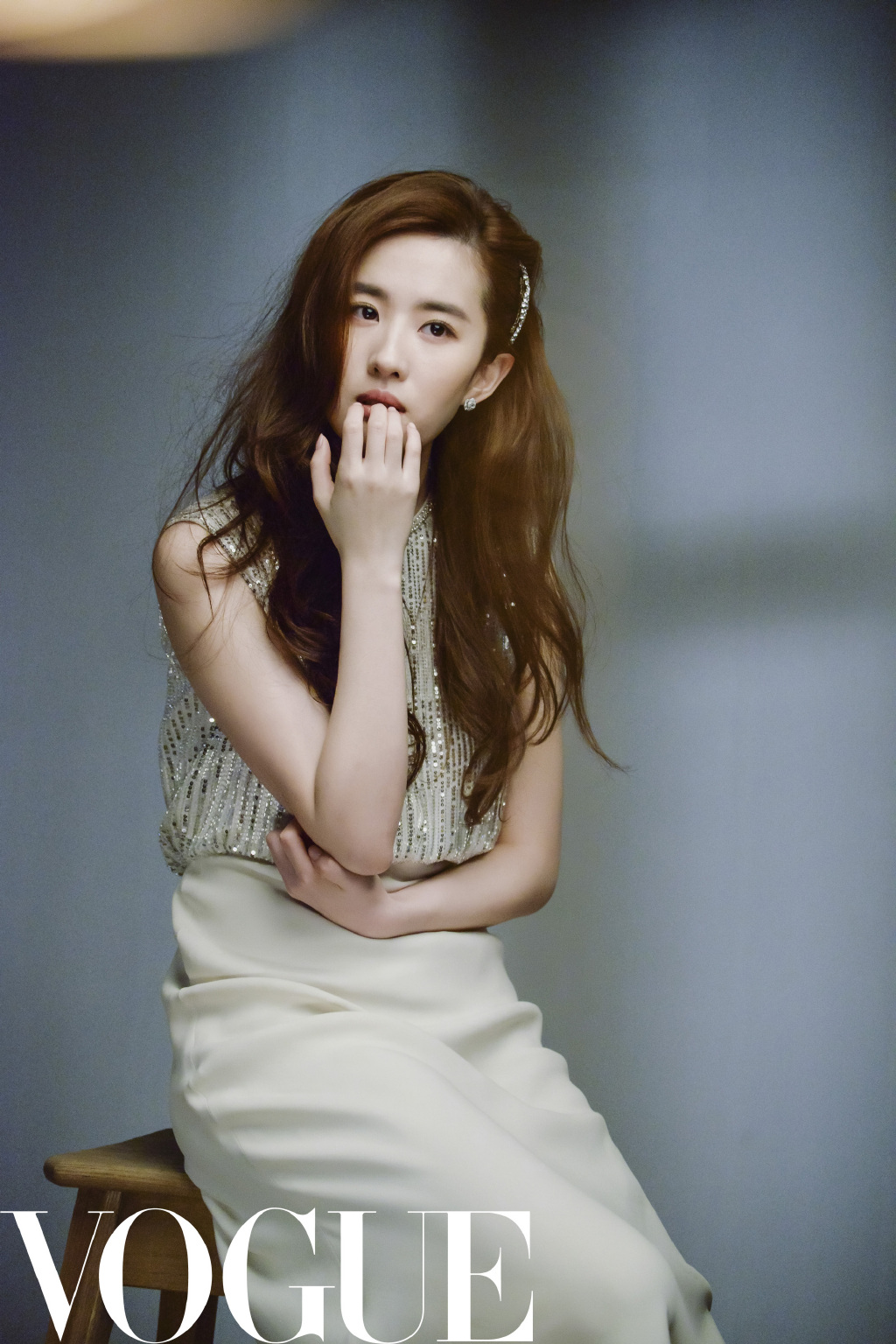  p>刘亦菲,1987年8月25日出生于湖北省武汉市,华语影视女演员,歌手