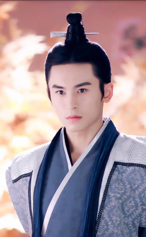  p>张哲瀚,1991年5月11日出生于江西省新余市,中国内地影视男演员