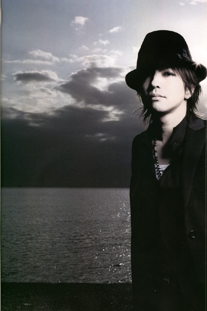  p data-id="gnt3q6jaeu">hyde,本名"宝井秀人",1969年1月29日出生于