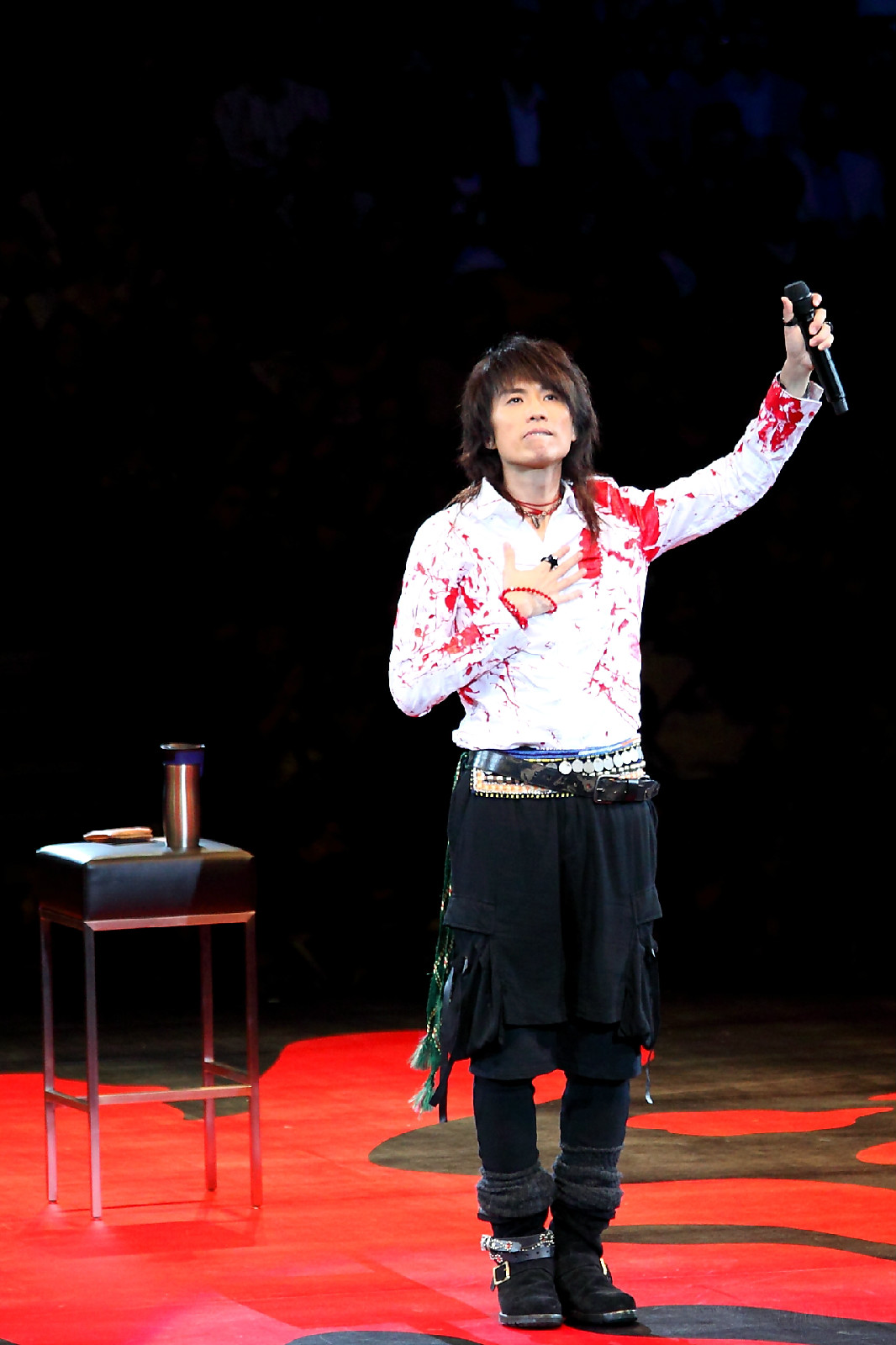  p>黄子华,1960年9月5日出生于中国香港,演员,主持人,编剧,歌手,香港 