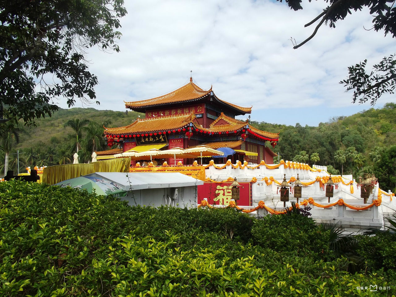  p>南山文化旅游区位于海南省 a target="_blank" href="/item/三亚市
