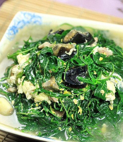 皮蛋瘦肉煮辣椒叶