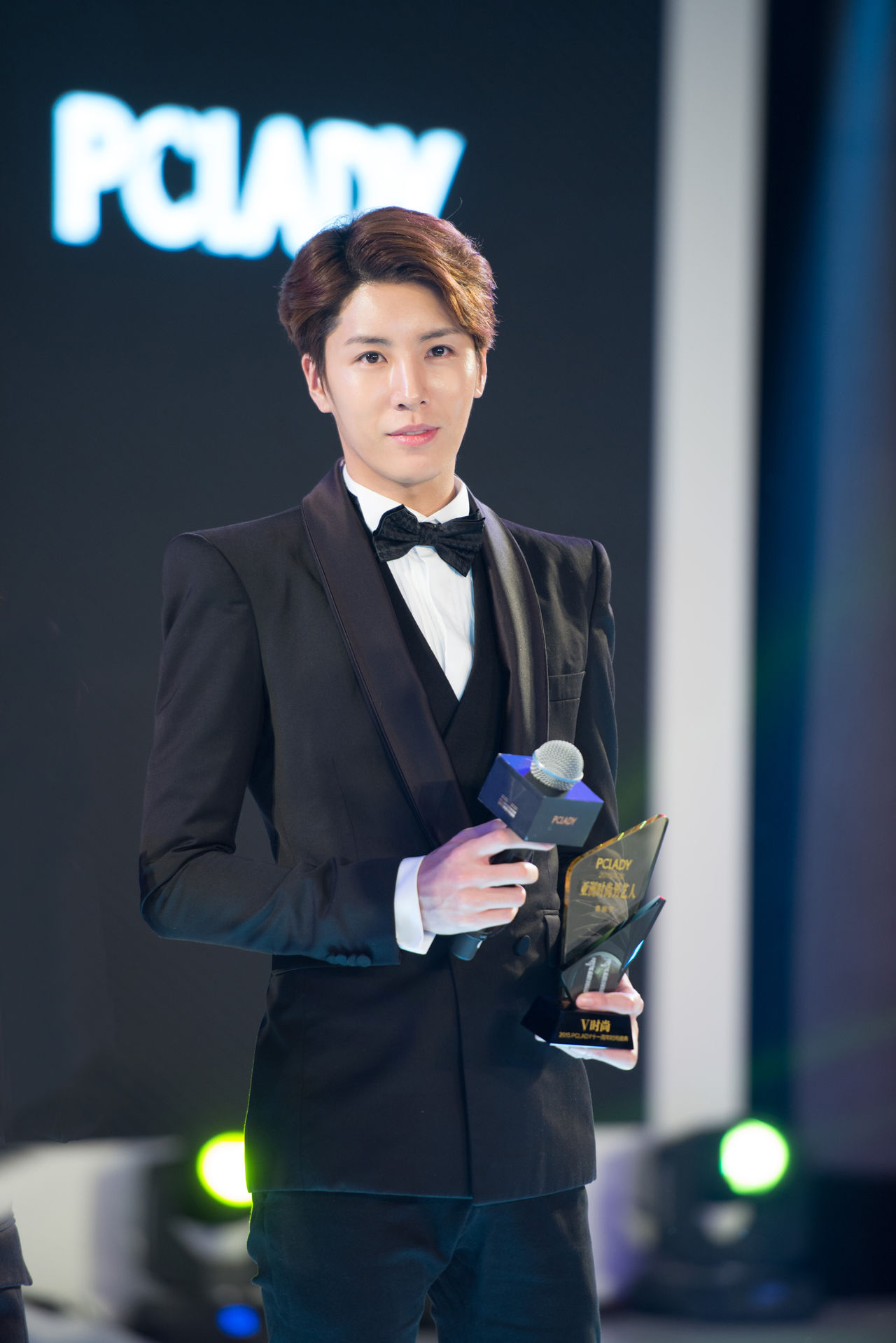  p>鲁敏宇,韩国男演员,歌手,音乐制作人.