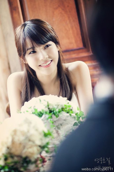 时段的综艺节目,由李辉才和卢洪哲主持