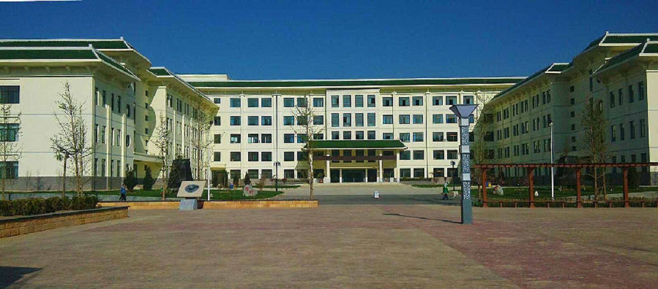 临夏现代职业学院