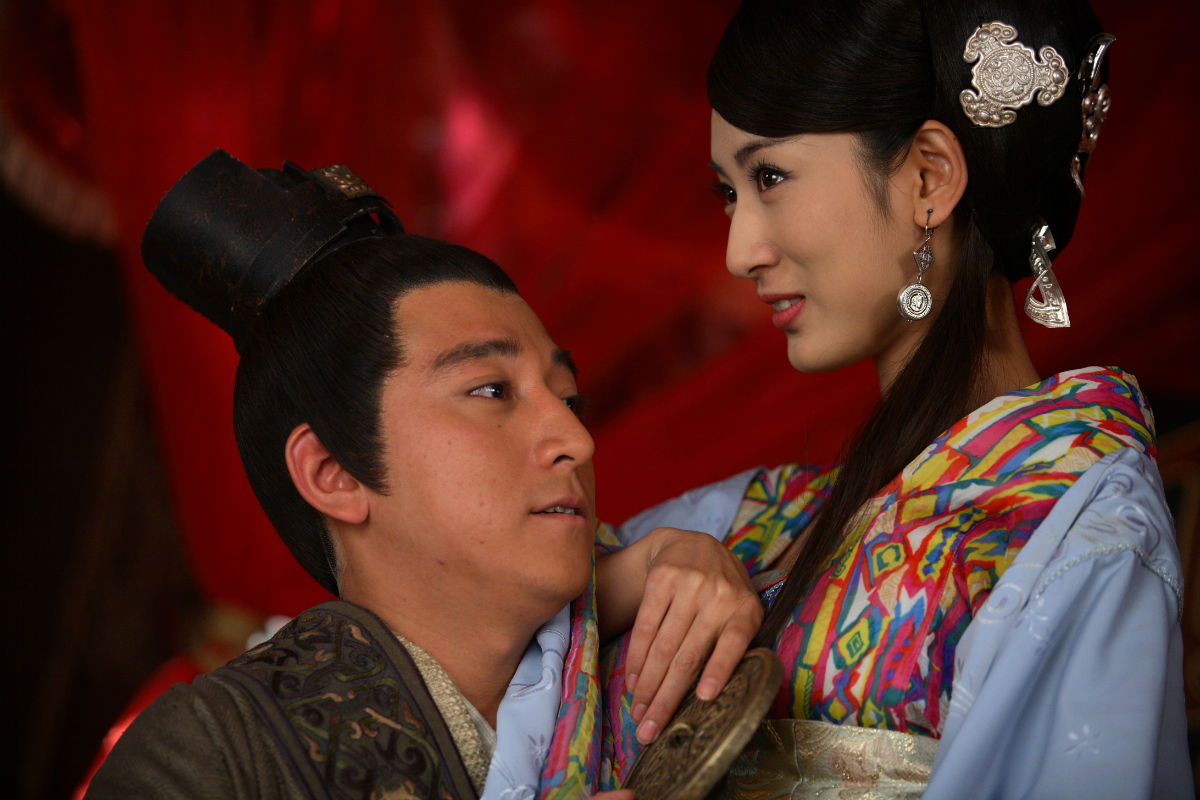  p>电视剧《母仪天下》是由 a target="_blank" href="/item/黄健中