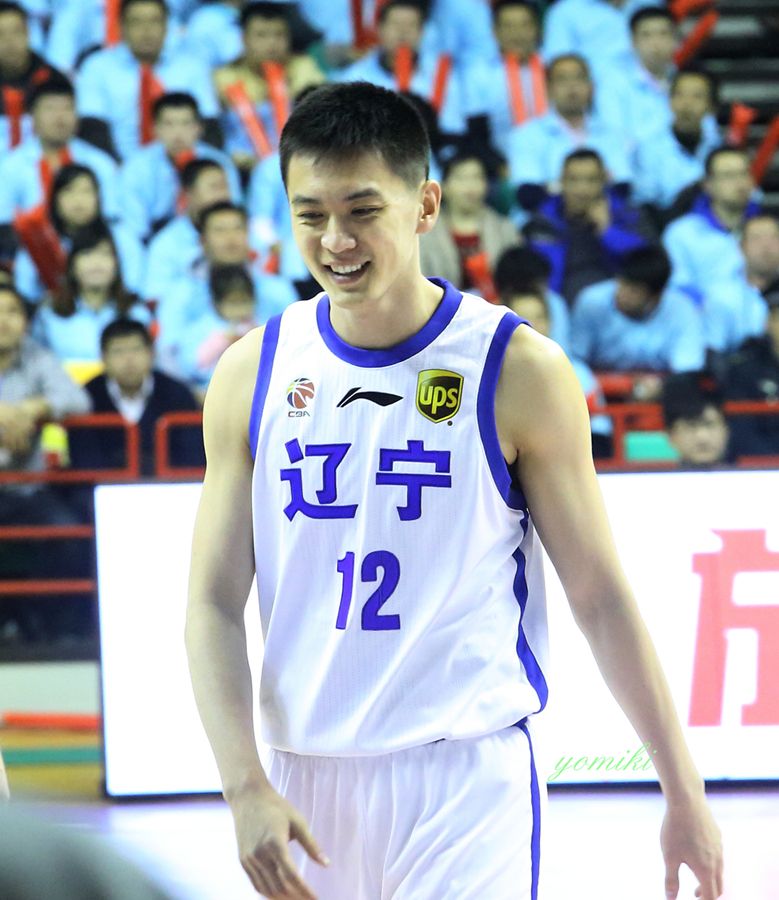  p>杨鸣,1985年7月31日出生在辽宁省大连市,前中国职业篮球运动员,司