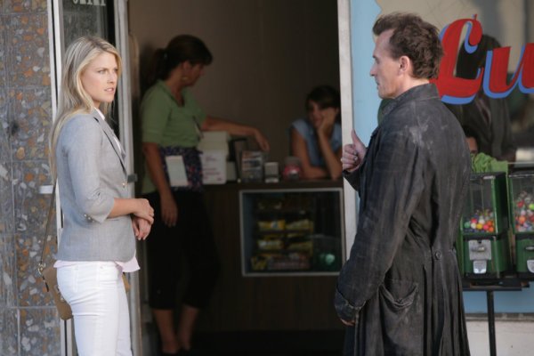  p>罗伯特·克耐普( i>robert knepper /i>),1959年7月8日生于俄亥俄