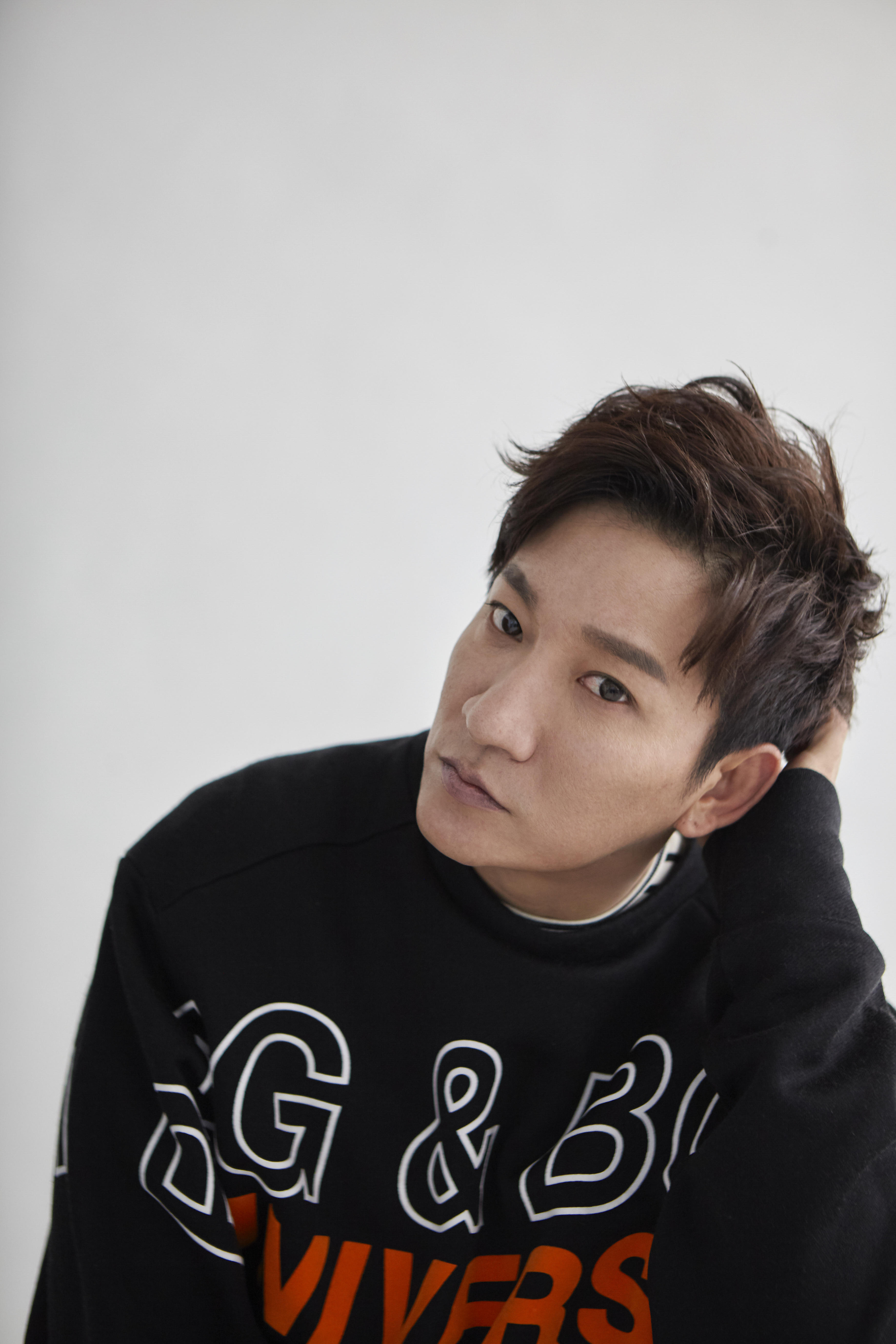 ,11月5日出生于山西省大同市,中国内地流行男歌手,影视演员,<