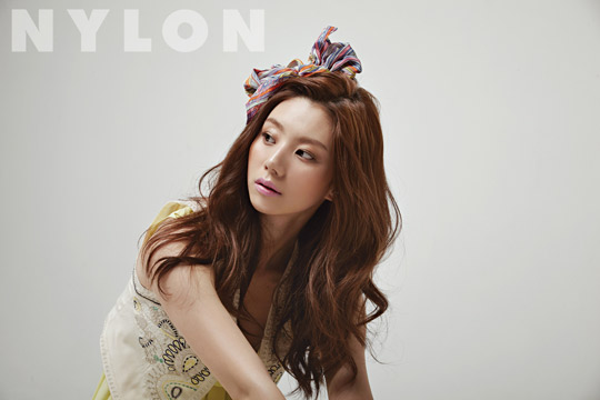  /p> p>2002年,随sugar组合作为歌手正式出道;同年sugar组合发行首张