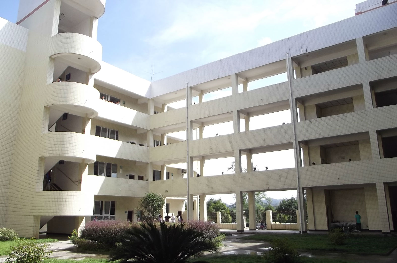 四川省名山中学