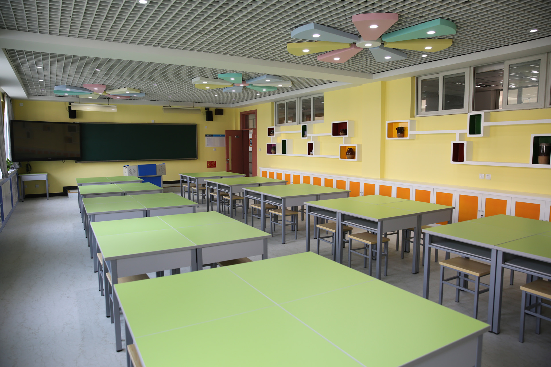  p>景山学校远洋分校于2007年9月建校,地处石景山区 a href="#" data