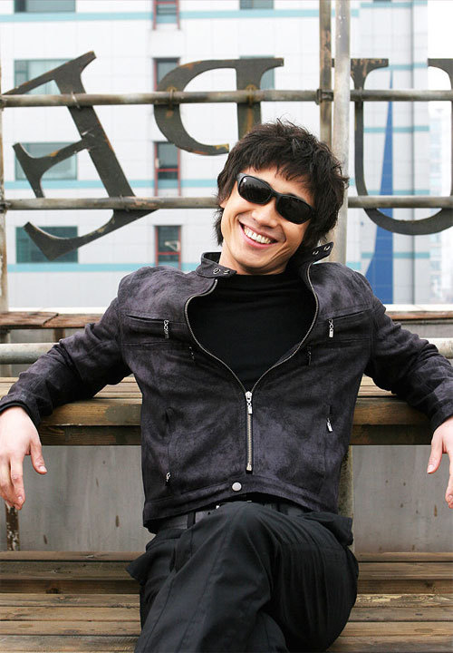  p>申河均(         ,shin ha kyun),1974年5月30日出生于韩国首尔