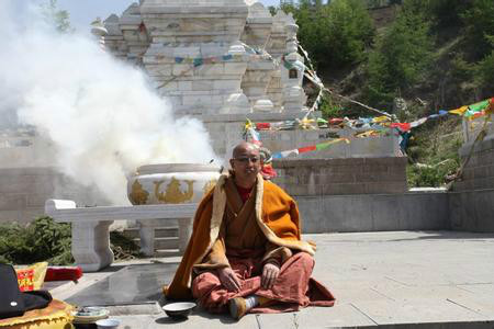  p>海信法师,现任山西省佛教协会副会长,五台山佛教协会副会长. /p>