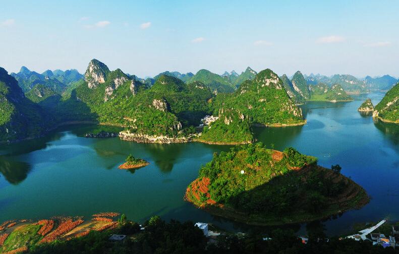  p>上林县大龙湖风景区位于广西 a target="_blank" href="/item/上林