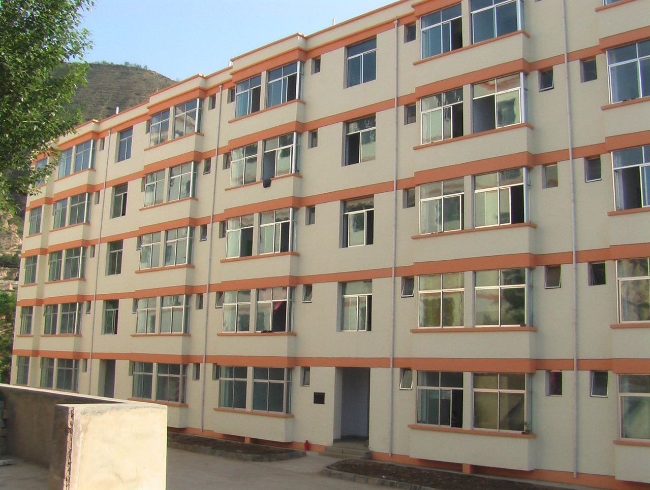 宕昌县旧城初级中学