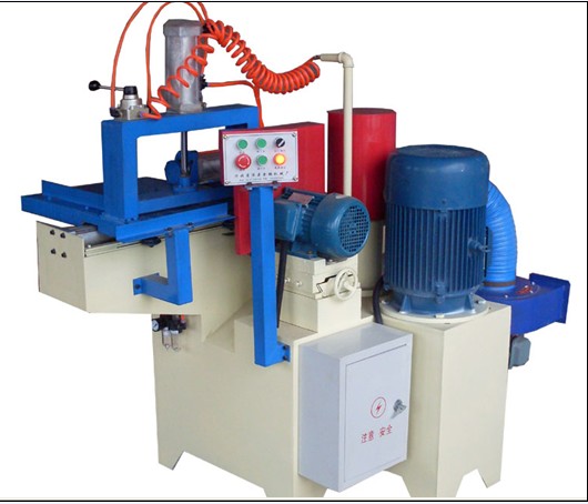  p data-id="go16zvtq9c">接木机是将短木料接长的一种专用成套机器