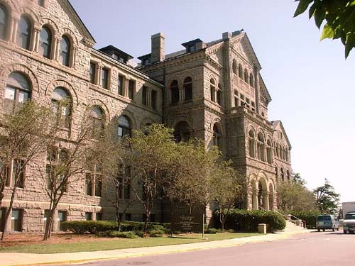 昂热西部天主教大学