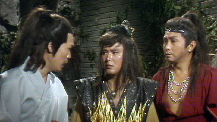  p>根据古典名著《三侠五义》后半部冲霄楼故事改编的《新小五义》