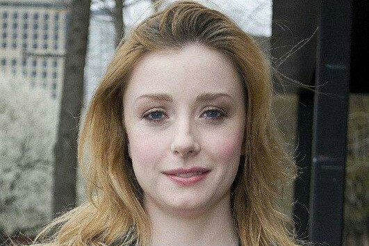  p>菲奥娜·格拉斯科特(fiona glascott),1982年11月22日出生于爱尔兰