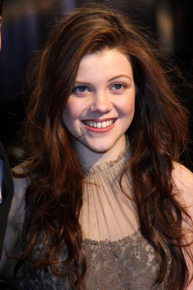  p data-id="go1d1ac8wu">乔基·亨莉 i>(georgie henley)  /i>,1995