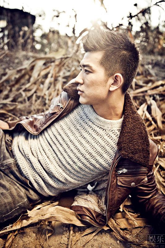  p>李岷城,1987年3月15日出生于辽宁省盘锦市,中国内地男演员,毕业于 