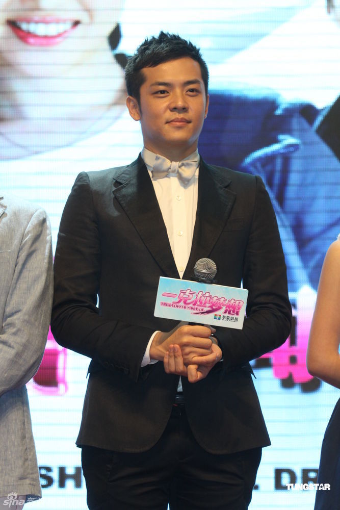  p>姚元浩(how yao),原名邓咏麟,1982年4月19日出生于台湾省基隆市