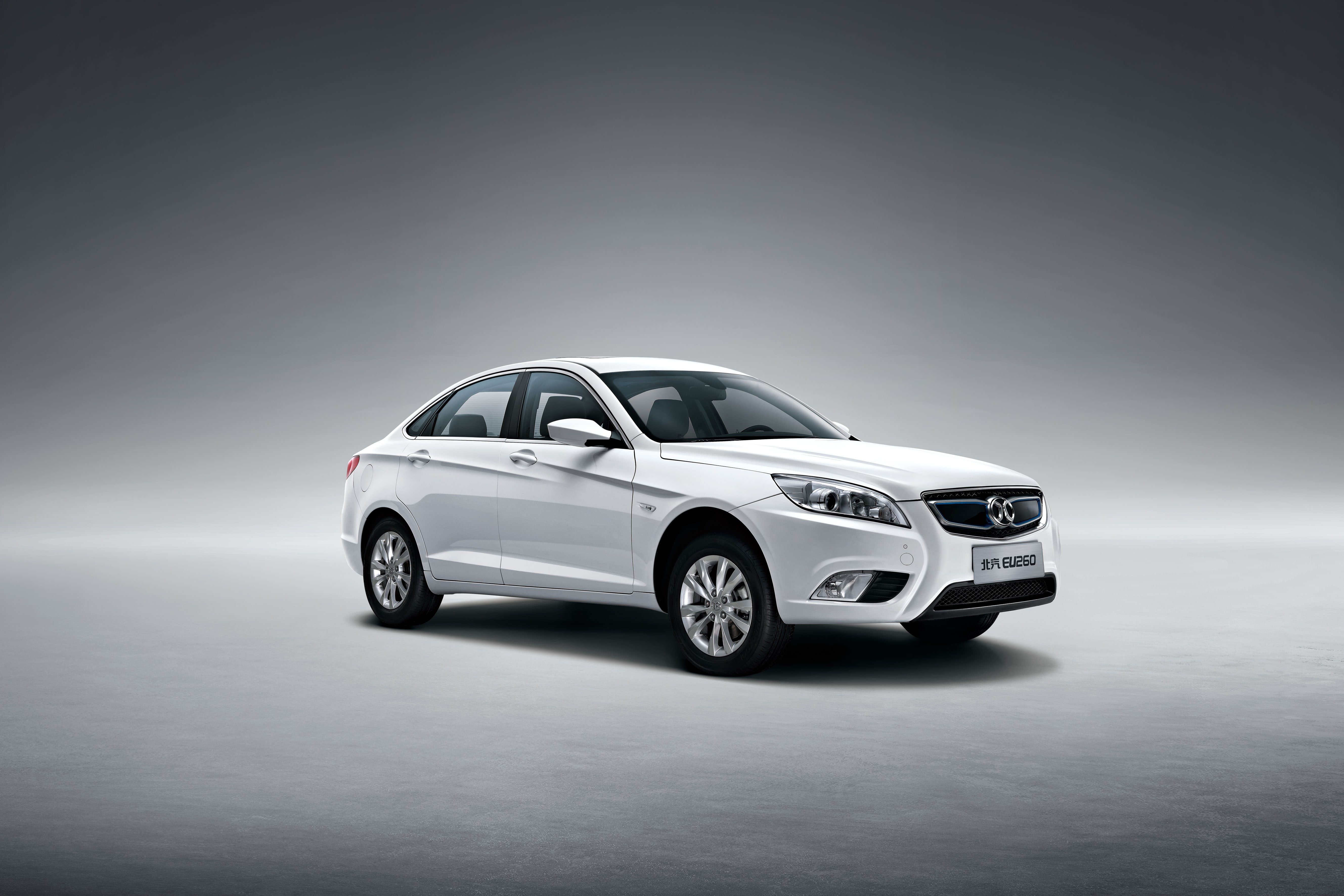 北汽新能源 /a>eu260是 a target="_blank" href="/item/北京汽车