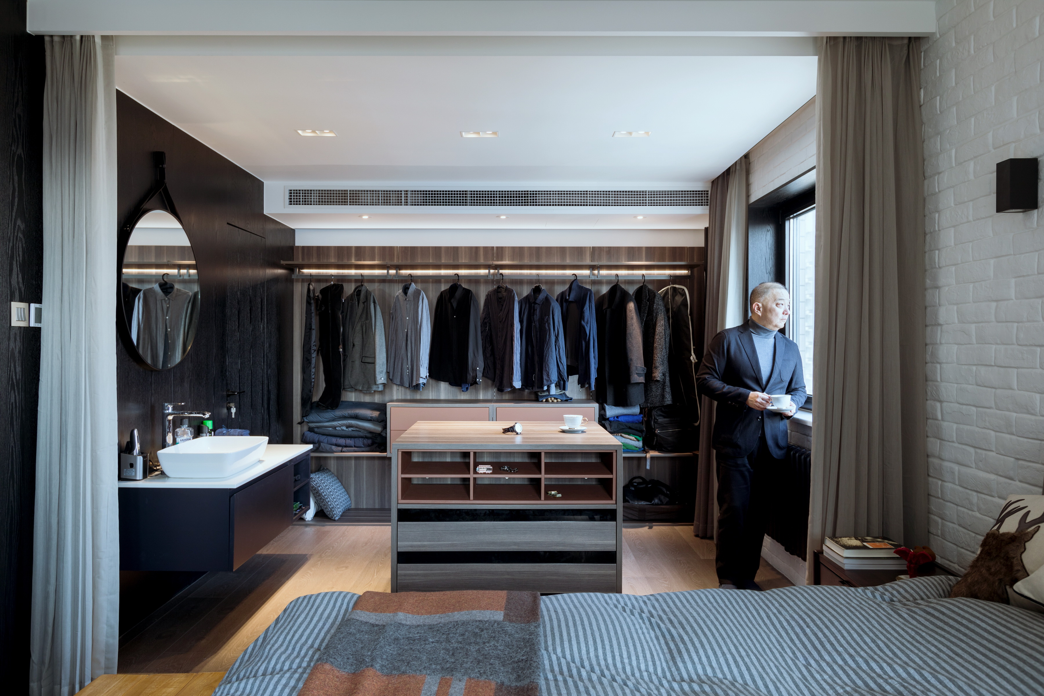 中国装饰协会高级室内设计师,中国室内设计新锐设计师.