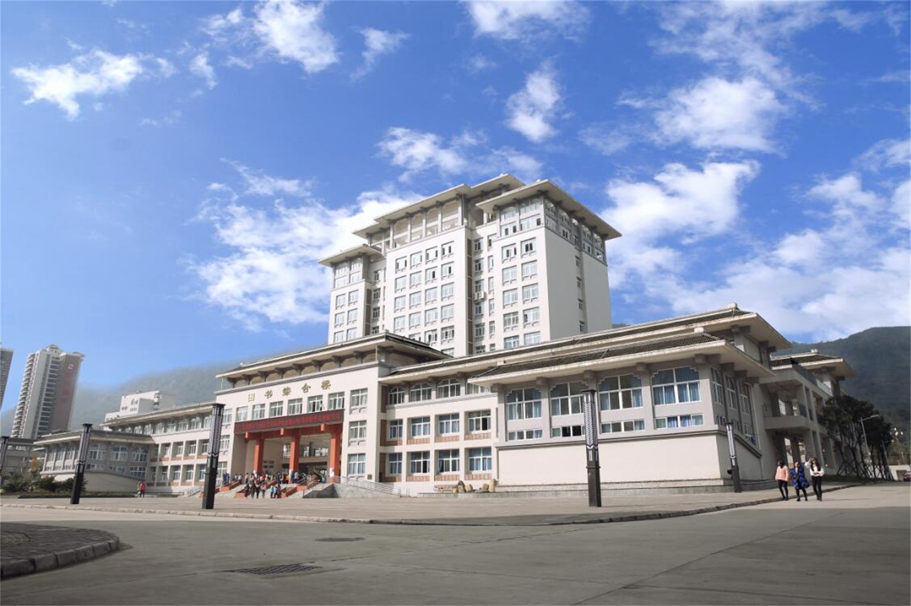  p> b>雅安职业技术学院 /b>( i>yaan polytechnic college /i>)简称