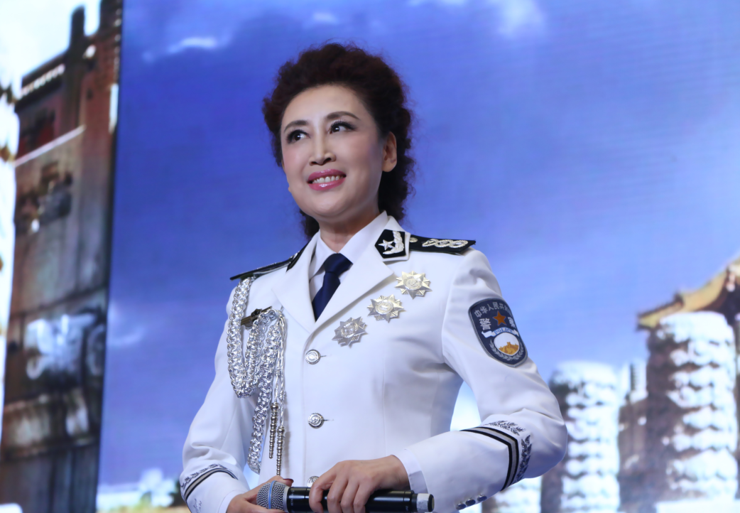 国安冯欣