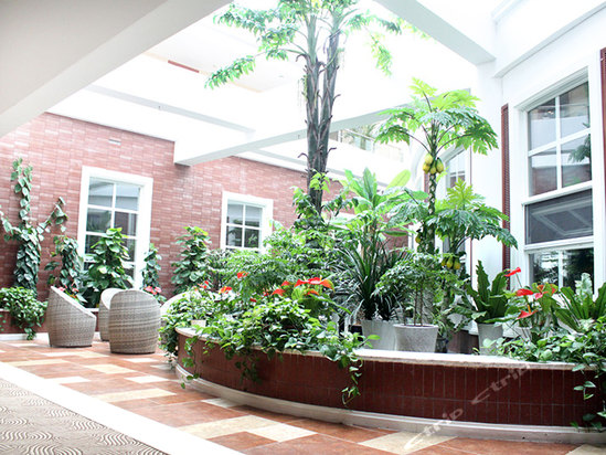 日照皇室假期酒店