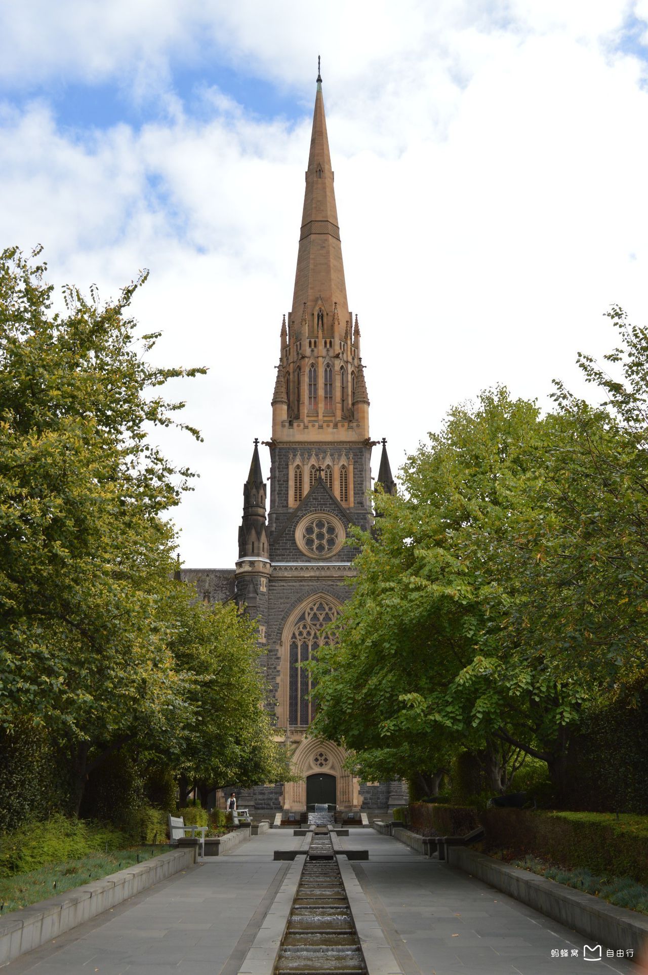 据说它是纽约最大的教堂,也是当年梵帝冈大主教到美国讲经布道的地方