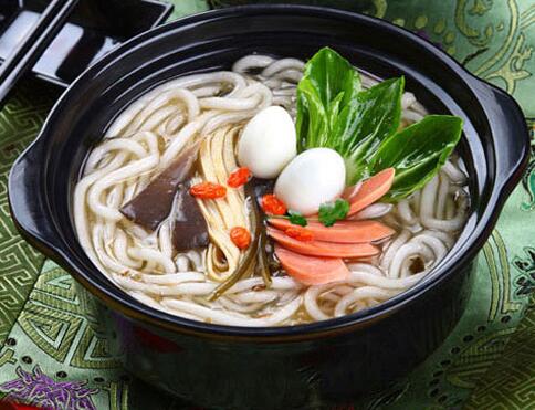 三鲜土豆粉煲