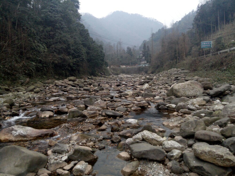 九龙沟旅游区,自然与人文相得益彰的沟谷型景观,位于沙河市西南35公里