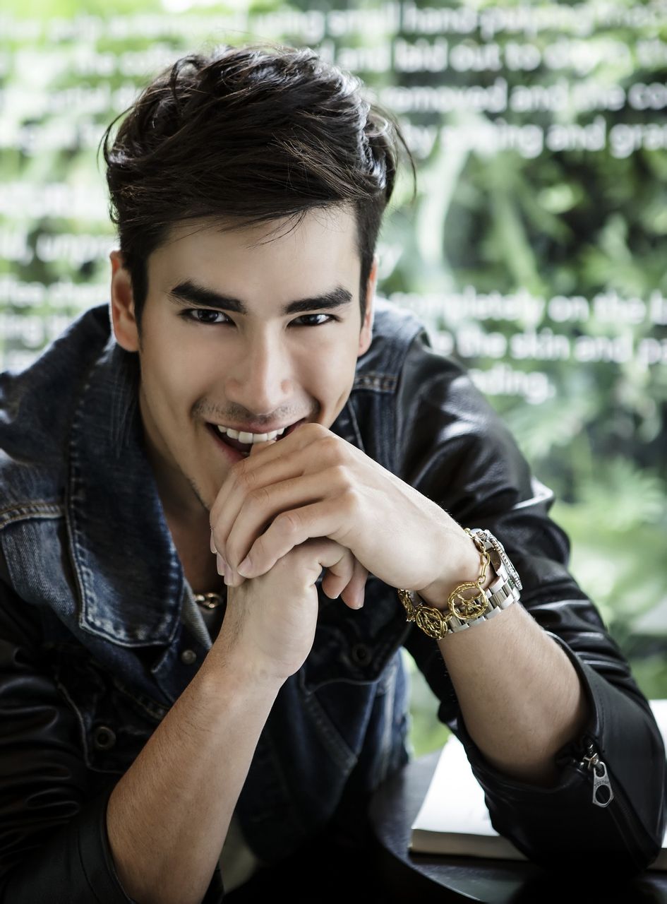 得克·库吉米亚(barry),1991年12月17日出生于泰国孔敬,泰国影视演员