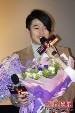  p>李威(leewei),1980年7月9日出生于中国台湾台北市,中国男演员,歌手