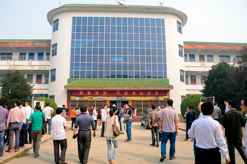 南阳市十中,位于宛城区瓦店镇的原瓦店高中,创办于1954年,是南阳市