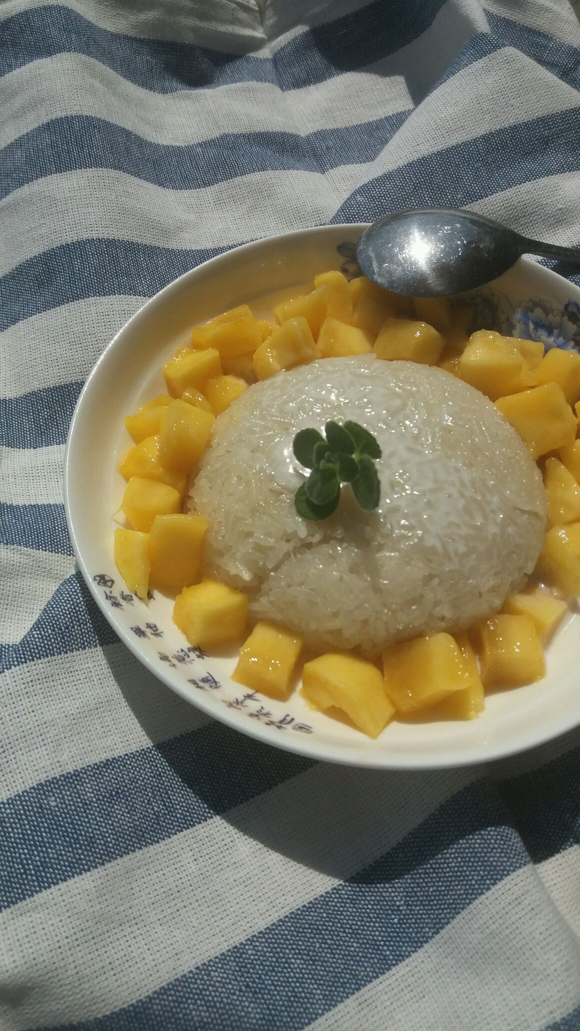 芒果椰汁糯米饭