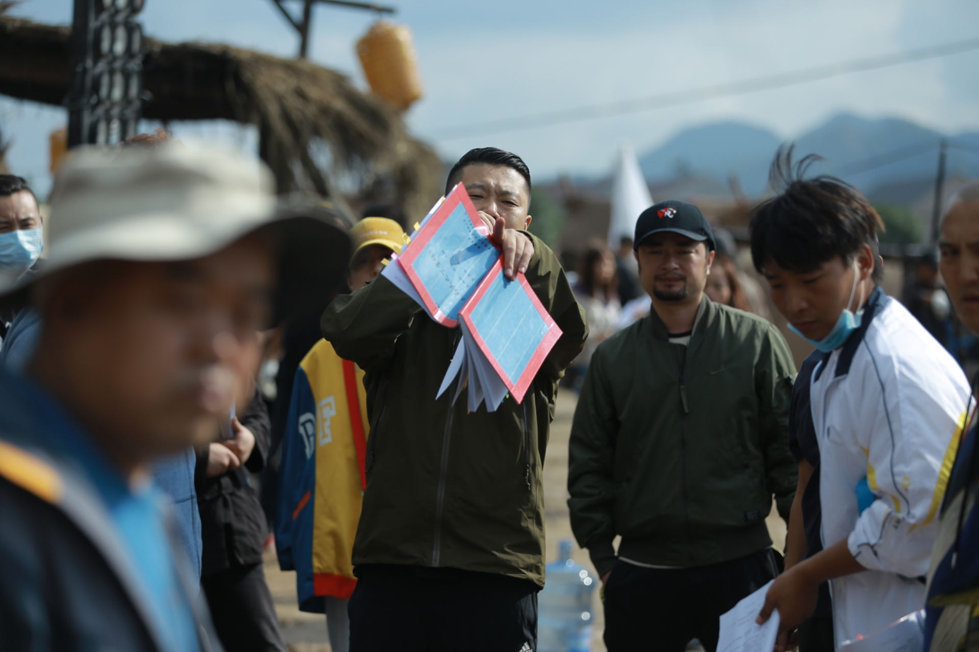 data-id="gnzd9fnzcf">殷飞,男,毕业于中央戏剧学院,中国内地男导演