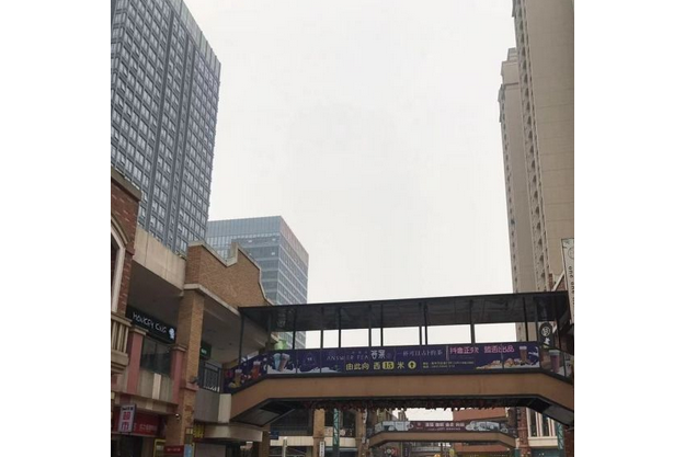  p>吴中万达广场位于苏州市吴中城南,由万达集团建成,总建筑面积